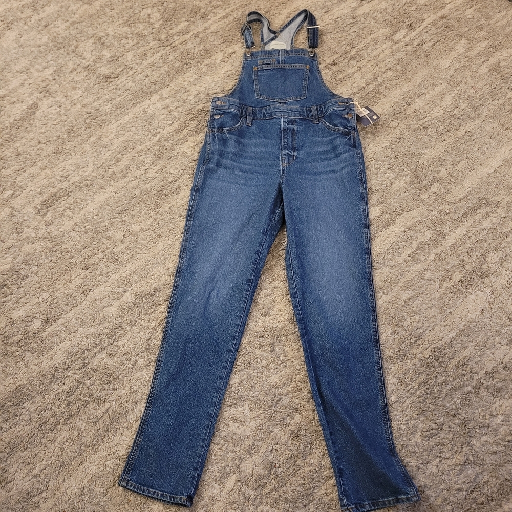 Universal thread, Jeans Overalls  medium wash.